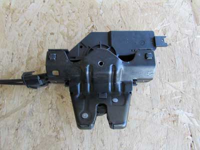 BMW Trunk Latch Lock 51248196401 E46 E60 E63 E64 E82 E854